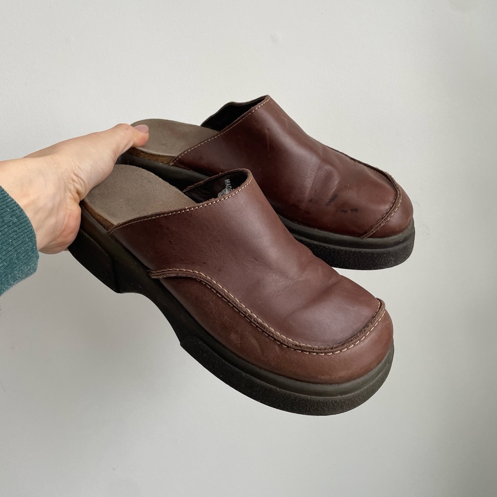 Insanely Cute!!! Vintage Y2K 90’s Brown Leather Clog Mules